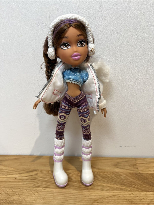BRATZ SNOWKISSED DOLL YASMIN WITH OUTFIT In Great Condition